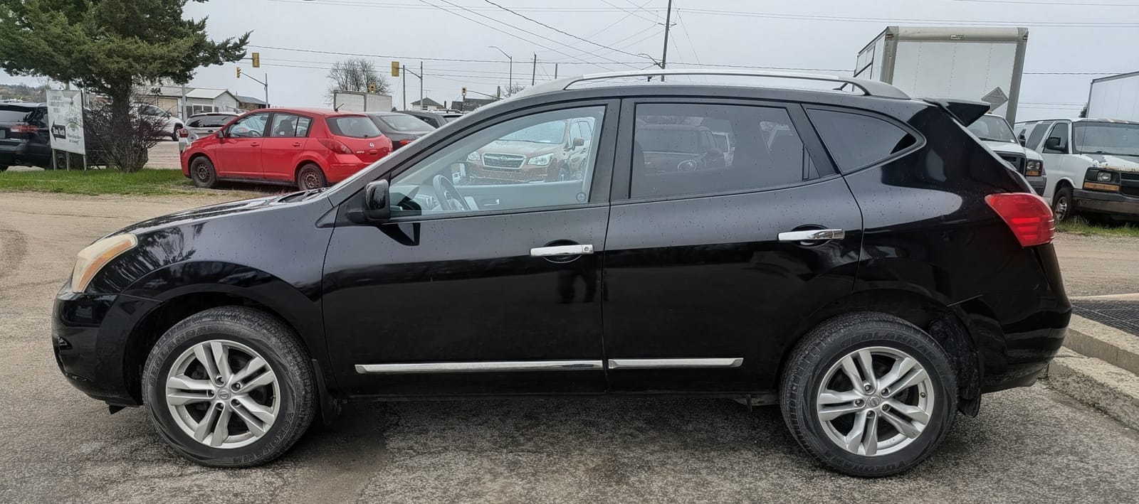 2013 Nissan Rogue FWD 2.5 SV — photo 3 of 10