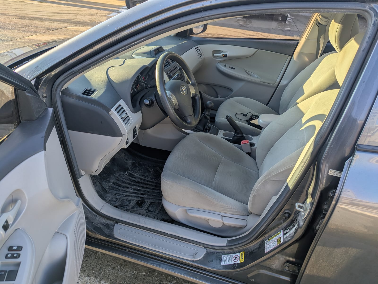 2012 Toyota Corolla — photo 6 of 7